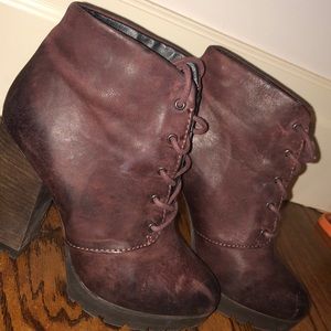 Steve Madden Maroon combat heels